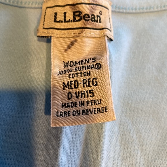 L.L. Bean women’s short sleeved V-neck tee. - Picture 2 of 3